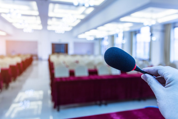 会议室的麦克风图片下载