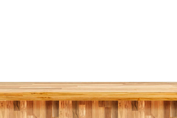 空旧木桌在孤立的白色背景和展示蒙太奇与复制空间的产品。木桌前景图片下载