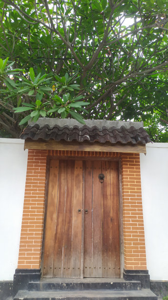 房子的门是老式的图片下载