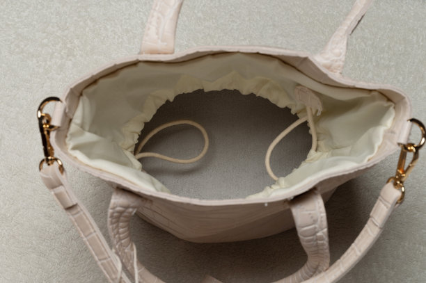 内开式手提包图片下载