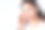 戴耳机的女士正在网上咨询客户。图片下载