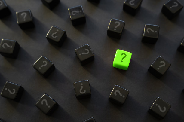 突出的问号。图片下载