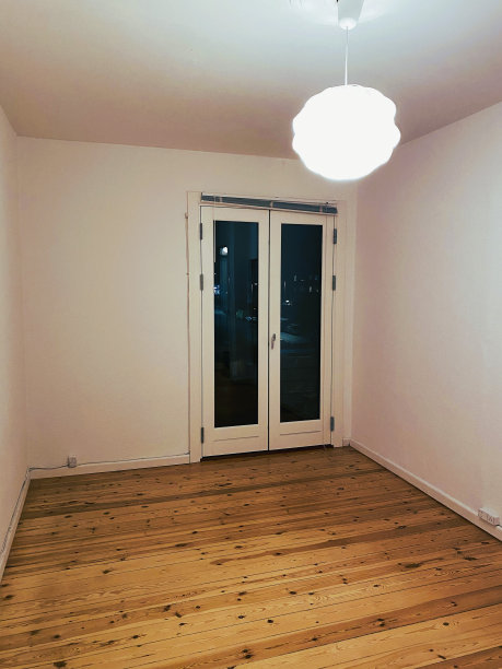 公寓出售空房间图片下载