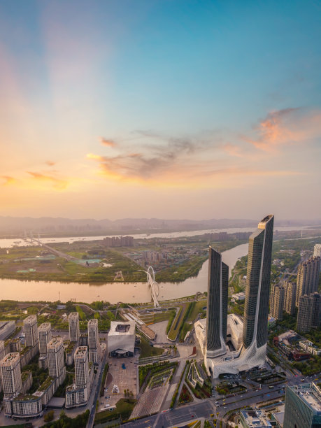 中国南京现代城市建筑天际线的航拍照片图片下载