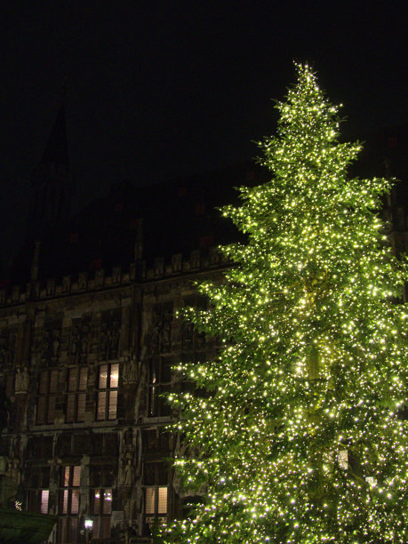 亚琛，2022年12月:在节日期间参观美丽的德国亚琛图片下载