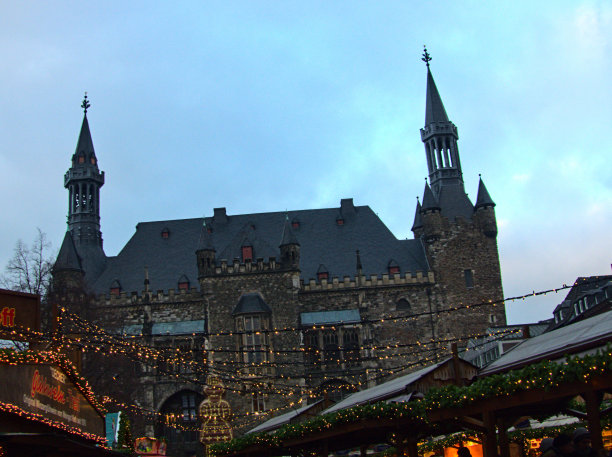 亚琛，2022年12月:在节日期间参观美丽的德国亚琛图片下载