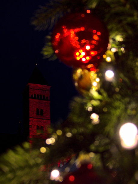 马斯特里赫特，2022年12月:在节日期间参观美丽的荷兰马斯特里赫特市图片下载