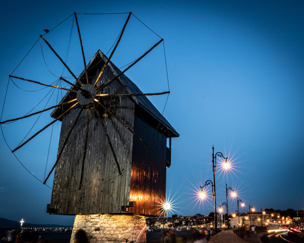 内塞巴尔的木制风车图片下载