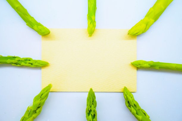 标题空间的模型在黄卡显示与绿色提示芦笋图片下载