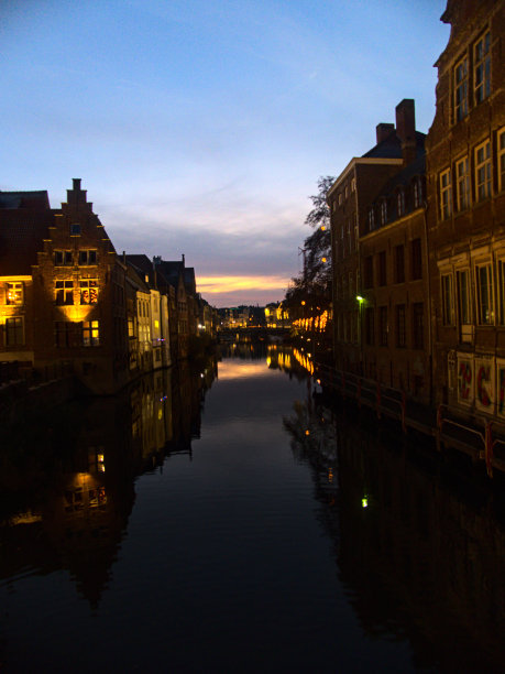 冈德(2022年12月):在节日期间参观美丽的比利时冈德市图片下载