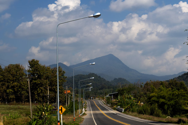 上山之路图片下载
