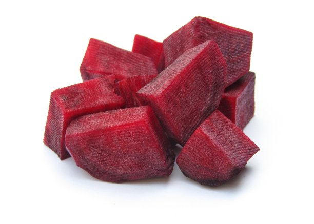 甜菜根单独切片，白色背景图片下载