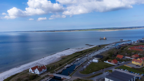 位于丹麦洛格斯托的腓特烈七世运河和利姆峡湾入口之间的利姆峡湾博物馆图片下载