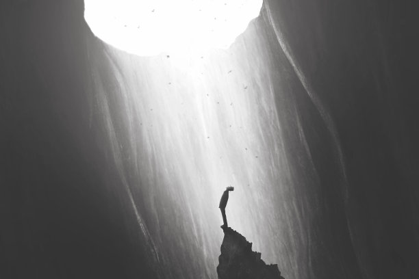 以自由、希望、超现实的抽象概念，描绘被精神疾病困住的人图片下载