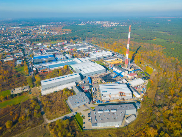 欧洲波兰郊区工业区和科技园鸟瞰图。欧洲工业是从上面来的。图片下载