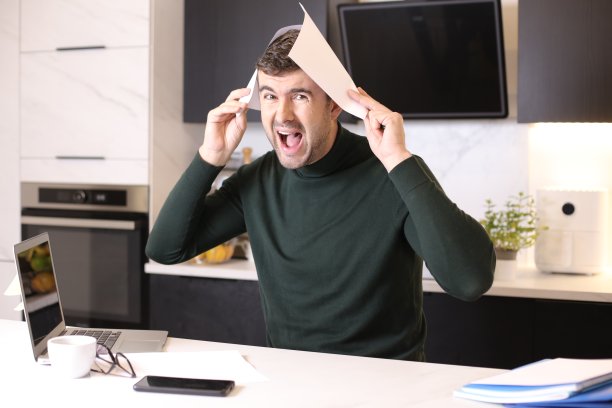 在家办公压力很大图片下载