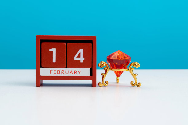 桌上的木质日历图片下载