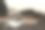 在一个阴沉的日子里，一个水晶球反射着俄勒冈州的岩石海滩图片下载