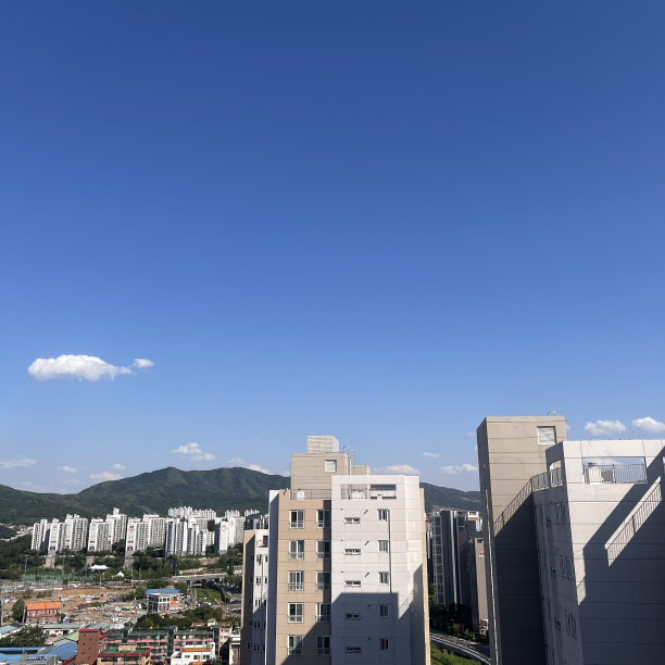 蓝色的天空图片下载