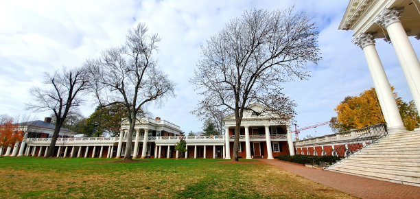 草坪和圆形大厅图片下载