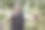 年轻的非洲男子在公园里微笑着用手机自拍或拍视频图片下载
