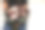 一名女子手持一束鲜花图片下载
