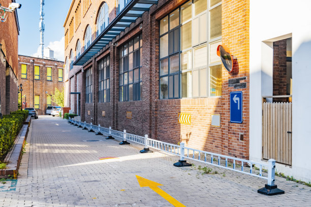 红砖建造的无人街区图片下载