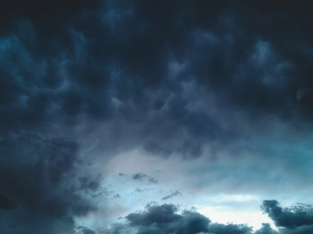 黑暗的天空图片下载