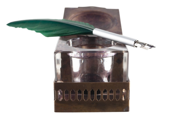 古董古董羽毛羽毛与玻璃墨水瓶图片下载