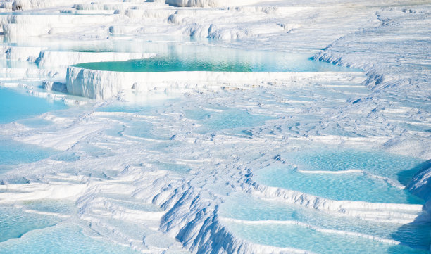 天然石灰华池和露台图片下载