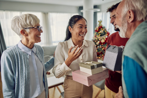 欢迎父母参加圣诞晚宴图片下载