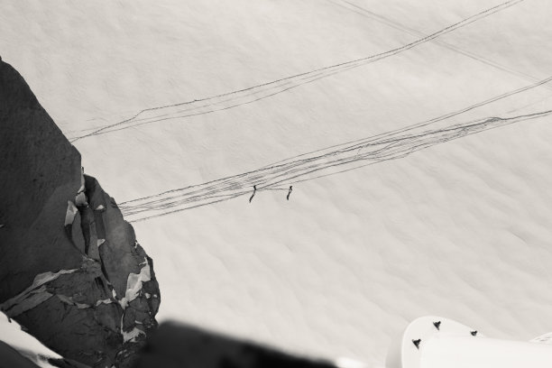 高空滑雪者图片下载