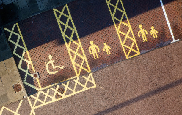 残疾人和家长、儿童停车位代理学校入口图片下载