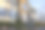 房地产经纪人正在美国宾夕法尼亚州的门廊上拍摄房子的照片。图片下载