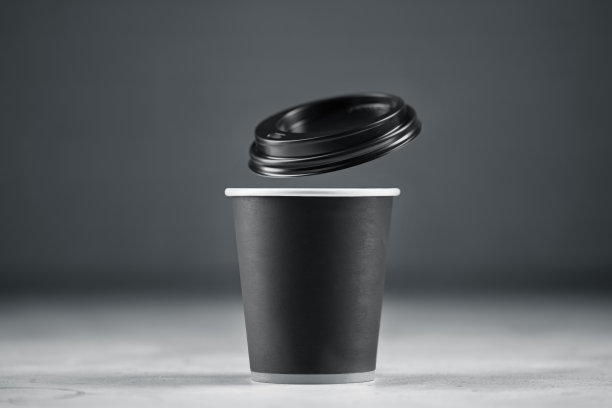 白色背景的纸杯咖啡图片下载