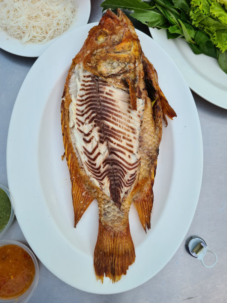 烤罗非鱼图片下载