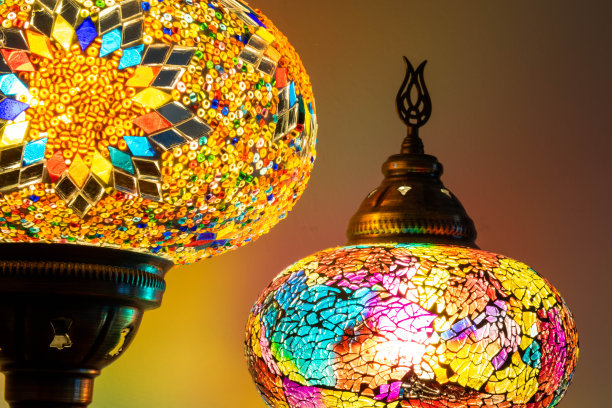 照明土耳其摩洛哥手工染色玻璃灯。图片下载