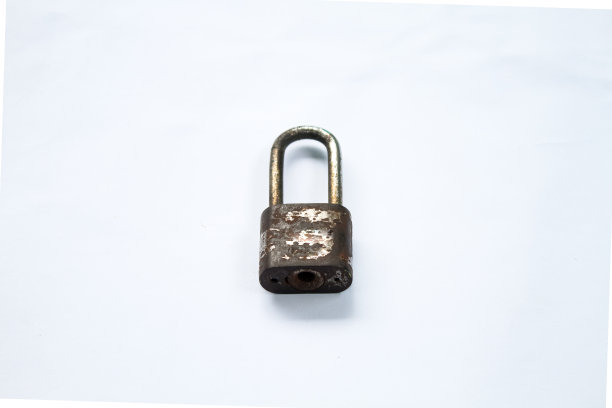 生锈的挂锁图片下载