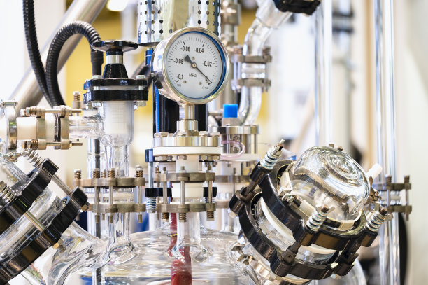 玻璃化学实验室设备、医学实验设备、玻璃设备特写、实验室仪器、医疗器械概念图片下载