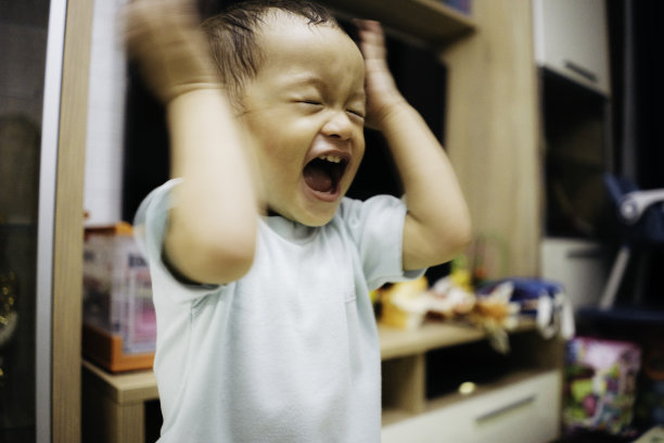 微笑的婴儿图片下载