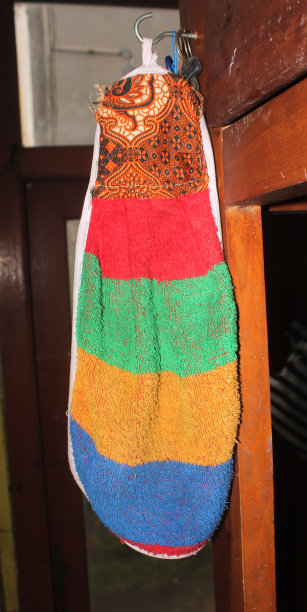 厨房餐巾挂着的照片图片下载