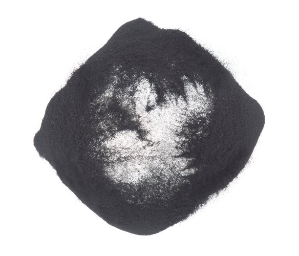 细小的黑色沙粒飞爆成圆形并在中心内解体，碳尘沙粒爆炸。抽象的云飞。黑色的沙子飞溅在空中图片下载