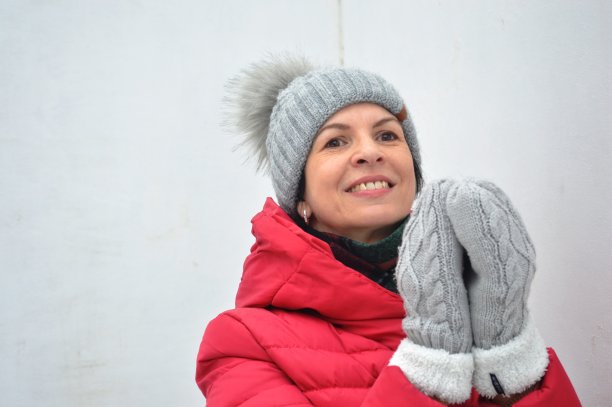 穿冬装的女人图片下载