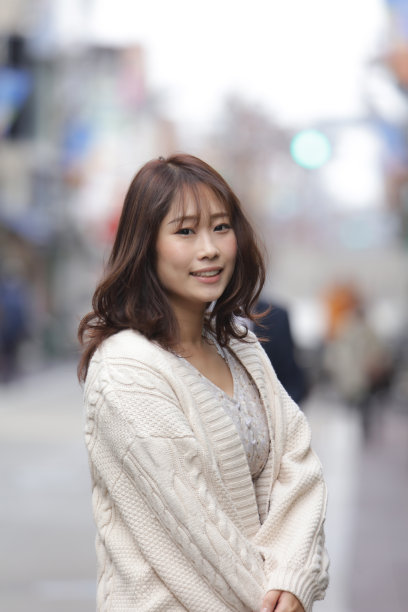 微笑的女人图片下载