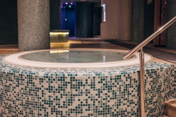 酒店温泉浴池图片下载