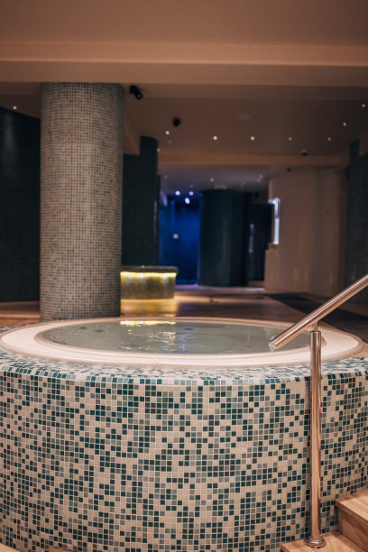 酒店温泉浴池图片下载