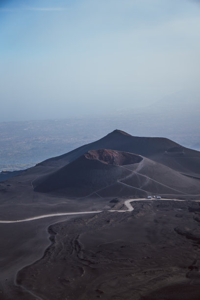 埃特纳火山的火山口。图片下载