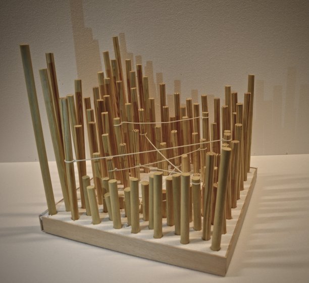 艺术三维物理建筑模型的木圆柱棒在设计工作室图片下载