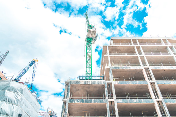 伦敦市中心的起重机正在施工图片下载