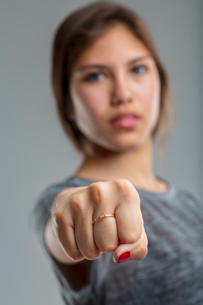 碰碰拳头，伙计!我很漂亮但也很坚强!图片下载